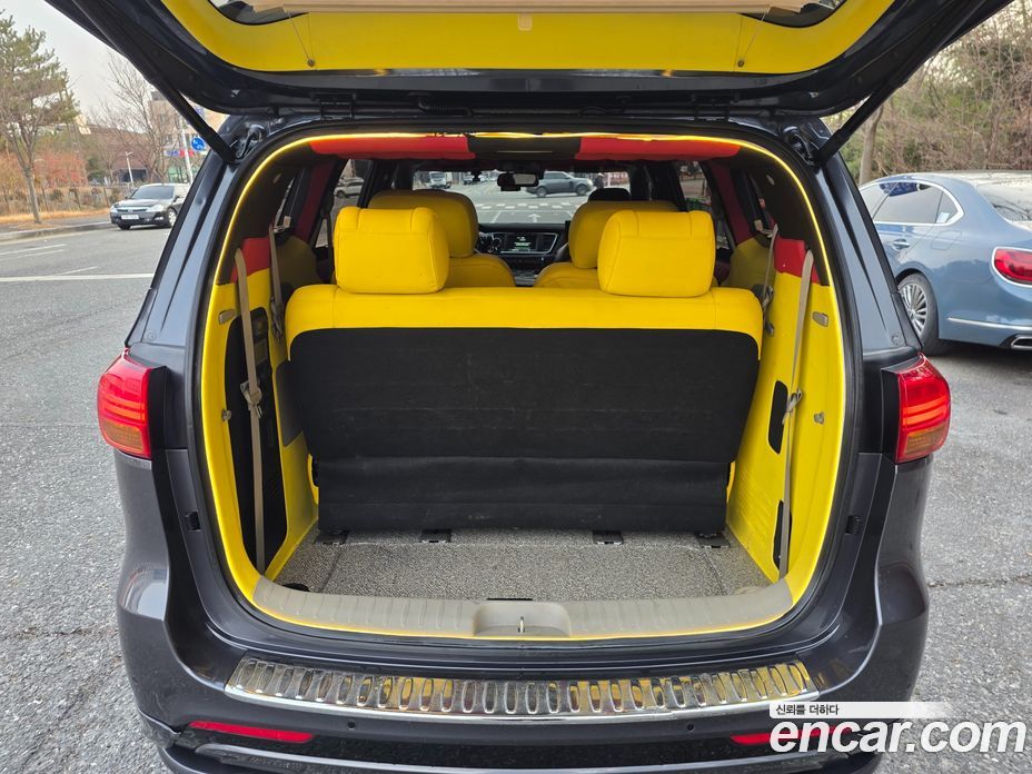 Kia Carnival 3rd Gen фото 20