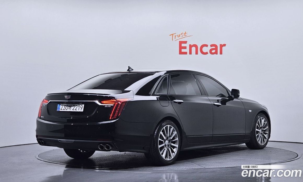 Cadillac CT6 фото 2