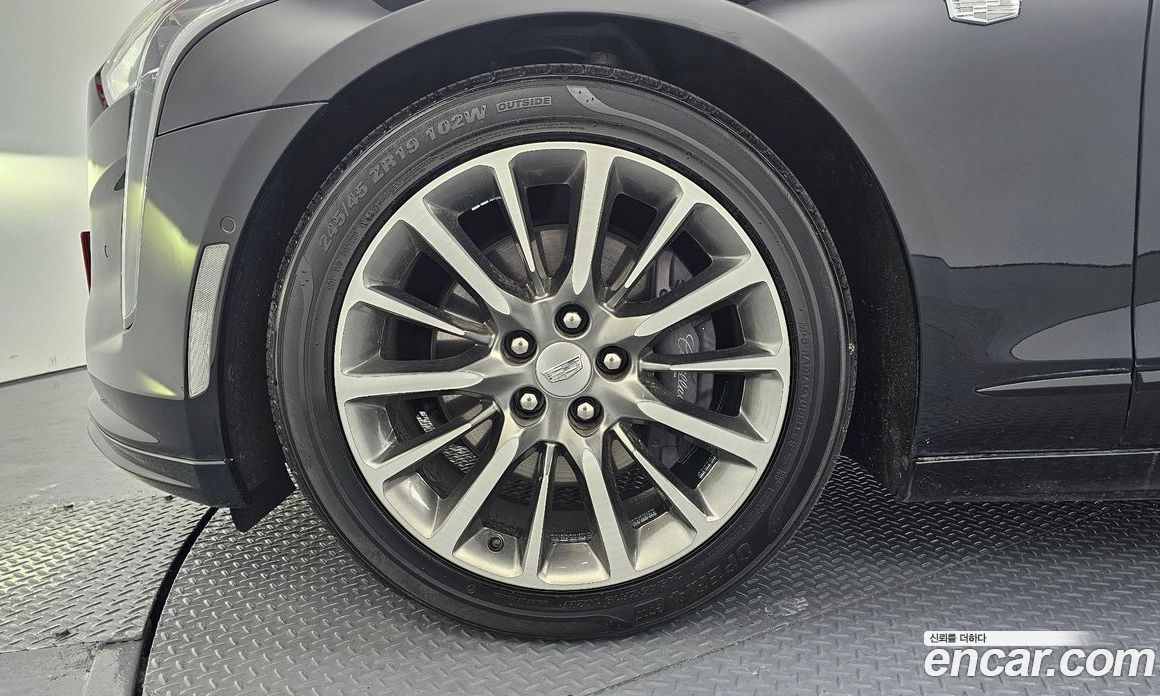 Cadillac CT6 фото 5