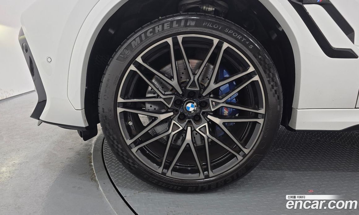 BMW X6M (G06) фото 5