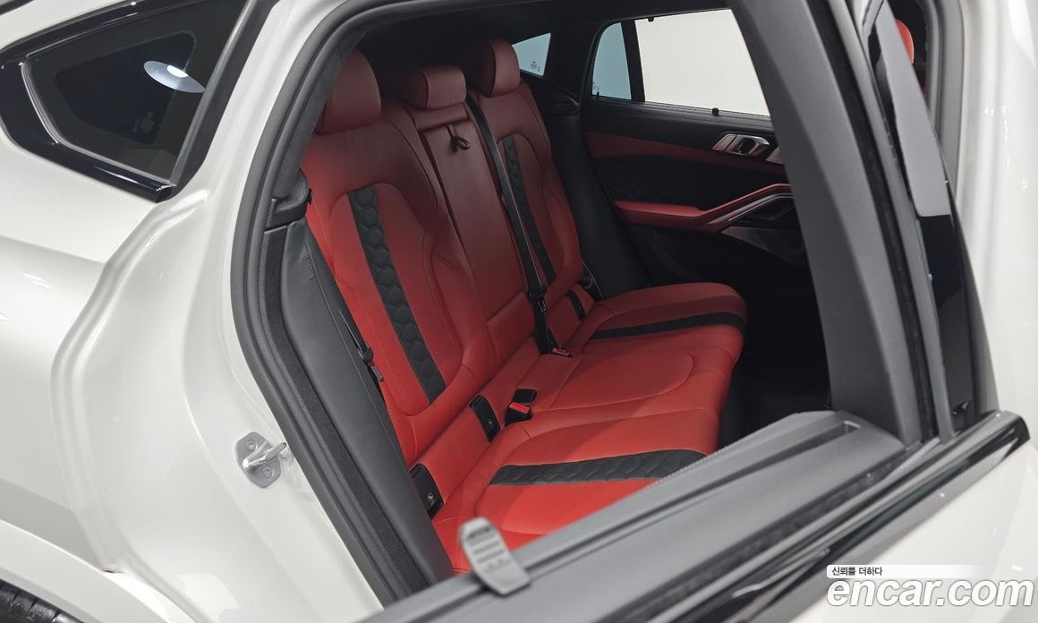 BMW X6M (G06) фото 12