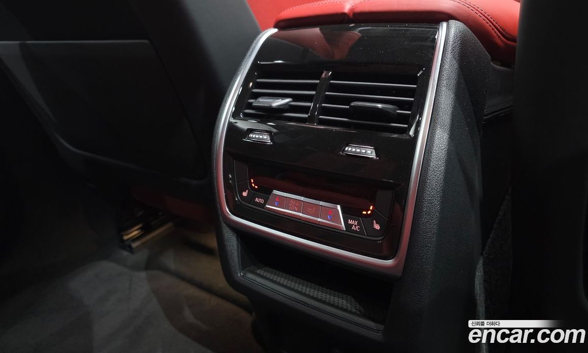 BMW X6M (G06) фото 19