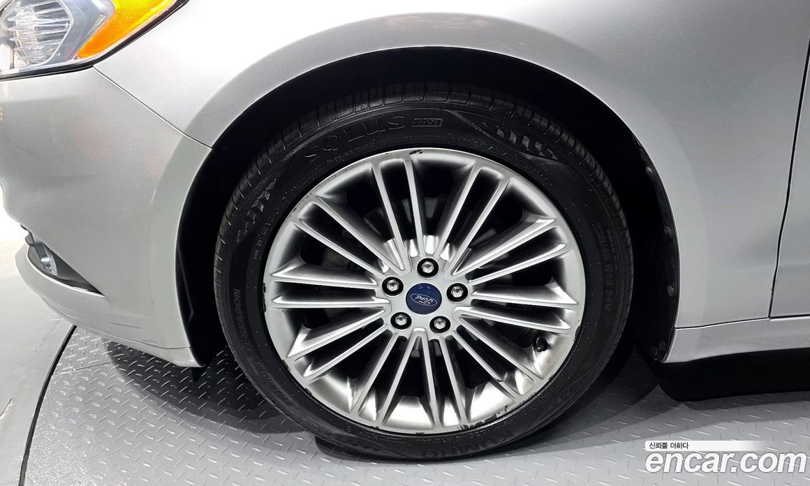 Ford Fusion фото 5