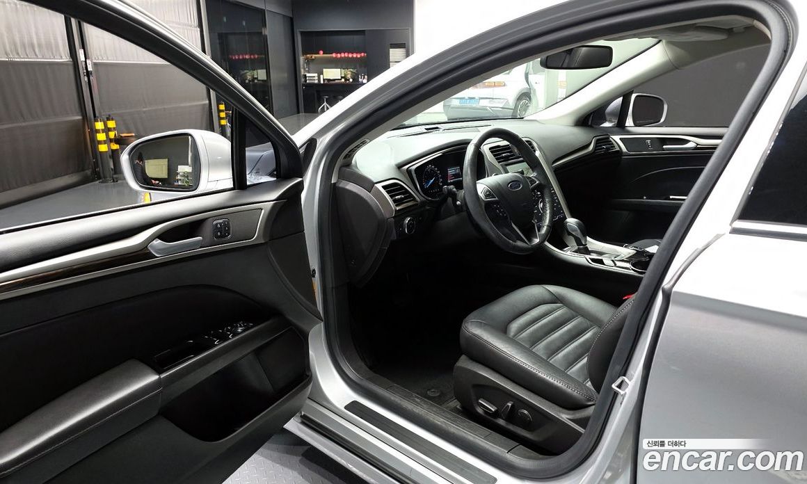 Ford Fusion фото 10