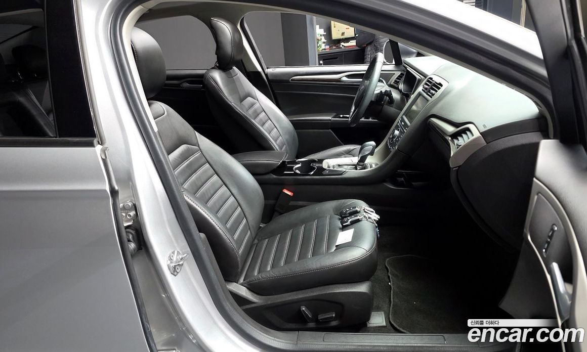 Ford Fusion фото 11