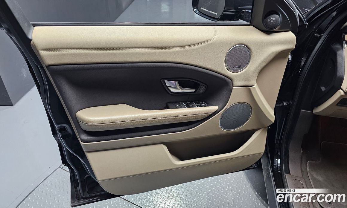 Land Rover Range Rover Evoque фото 24