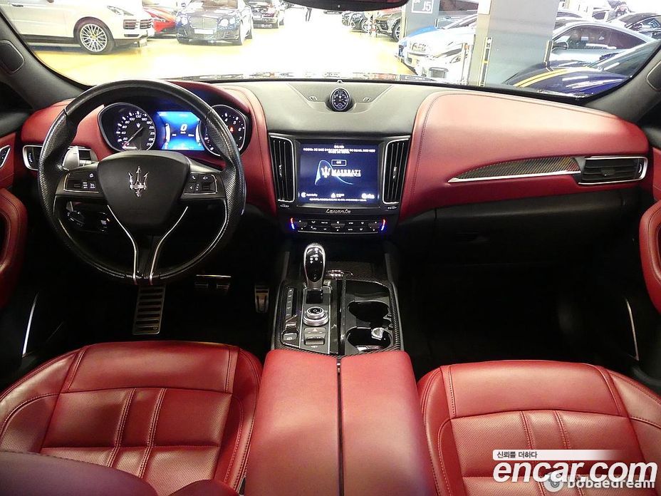 Maserati Levante фото 7