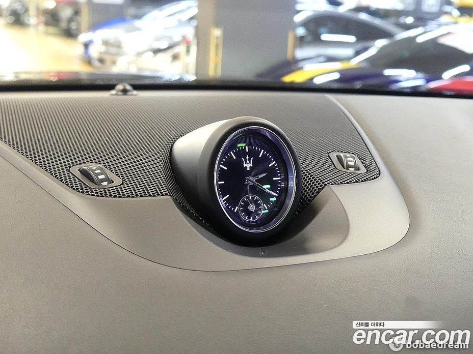 Maserati Levante фото 13
