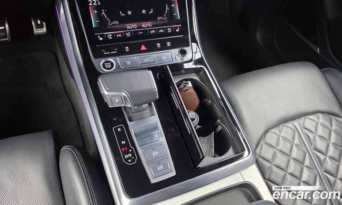 Audi Q8 (4M) фото 9