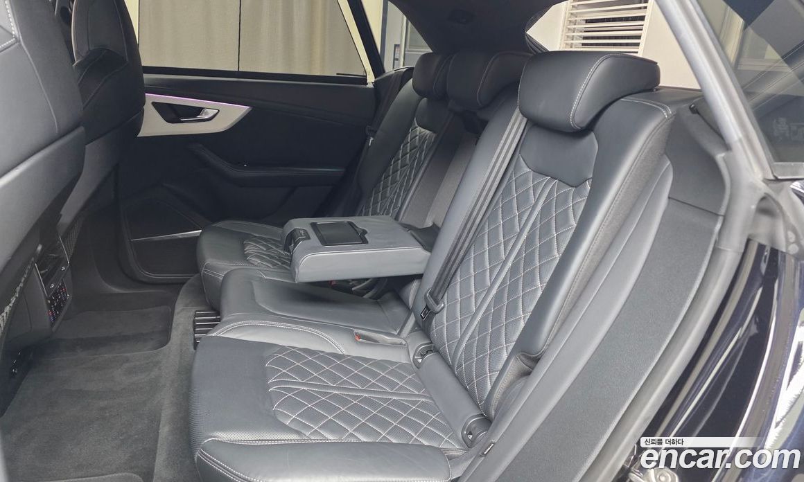 Audi Q8 (4M) фото 12