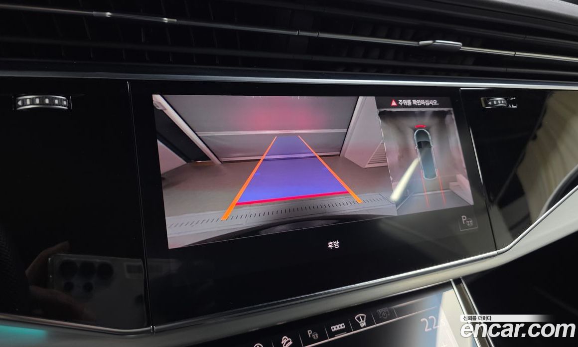 Audi Q8 (4M) фото 15