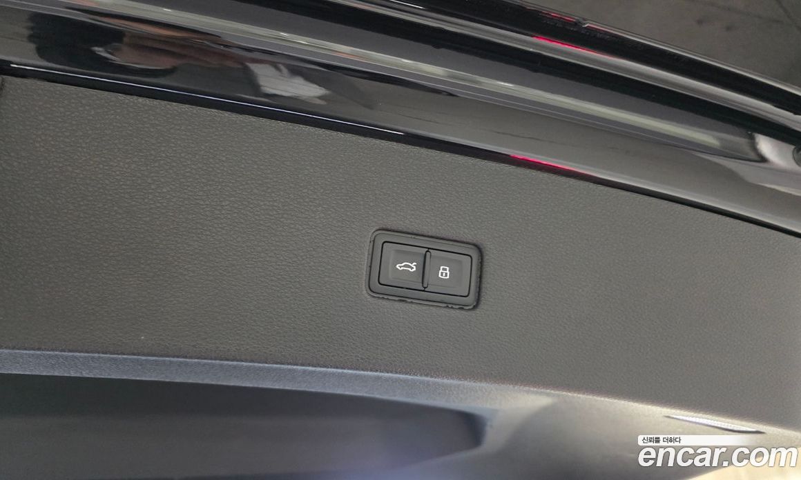 Audi Q8 (4M) фото 31