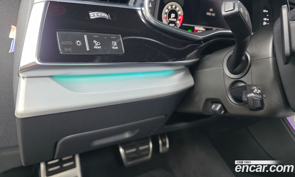 Audi Q8 (4M) фото 34