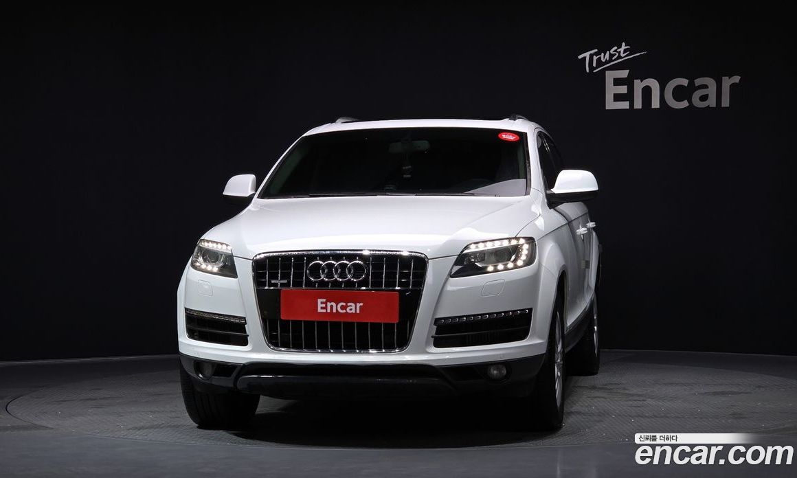 Audi Q7 фото 3