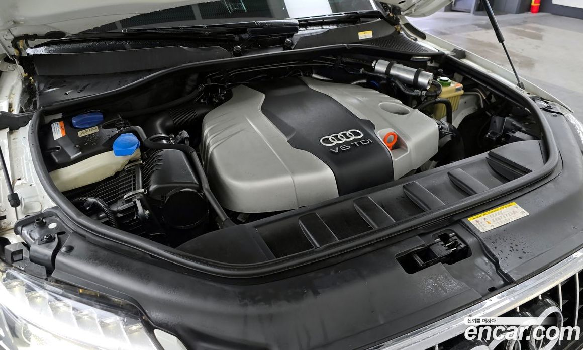 Audi Q7 фото 6