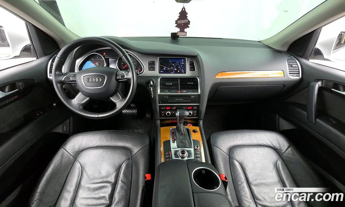 Audi Q7 фото 7
