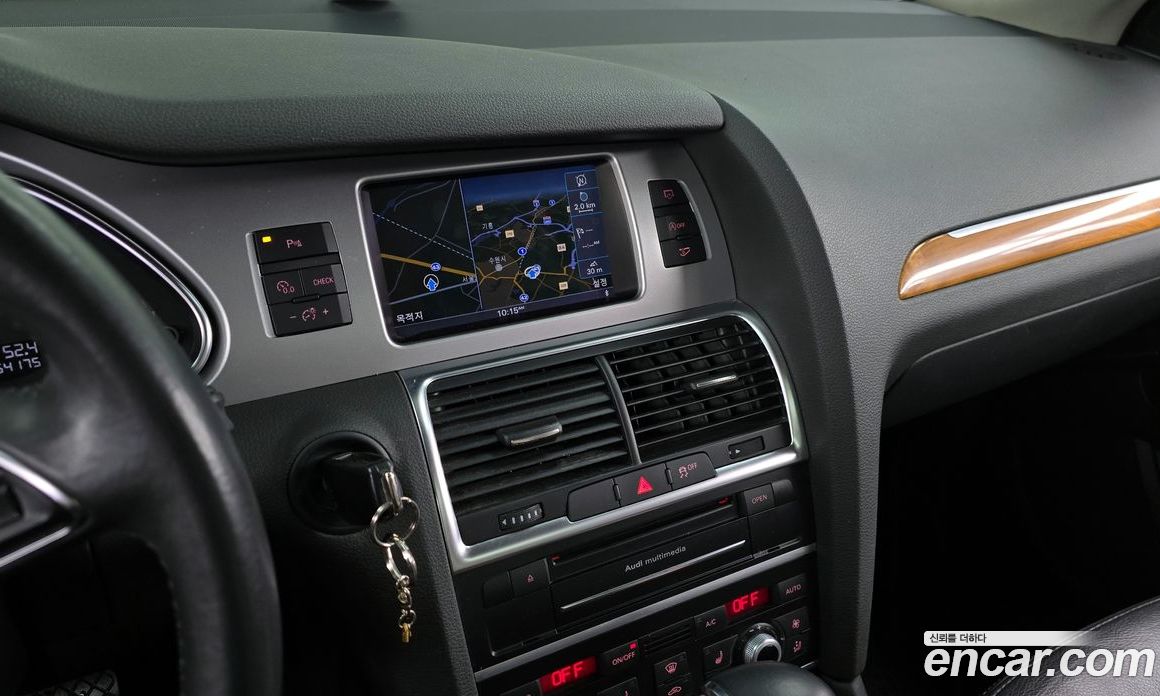Audi Q7 фото 14