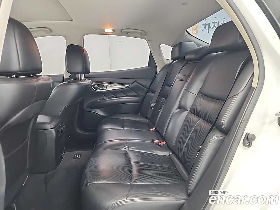 Infiniti M37 фото 12