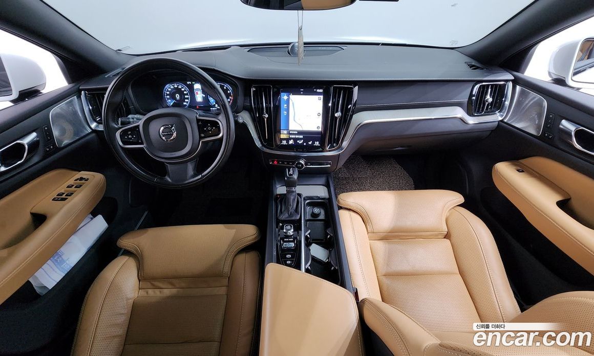 Volvo V60 Cross Country 2nd Gen фото 7
