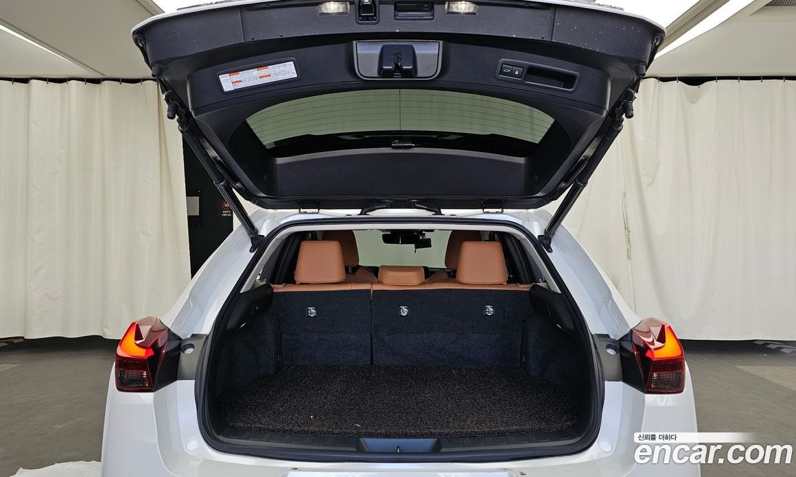 Lexus UX250h фото 20