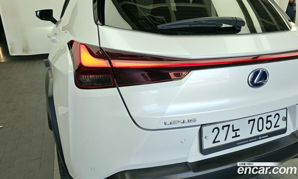 Lexus UX250h фото 23