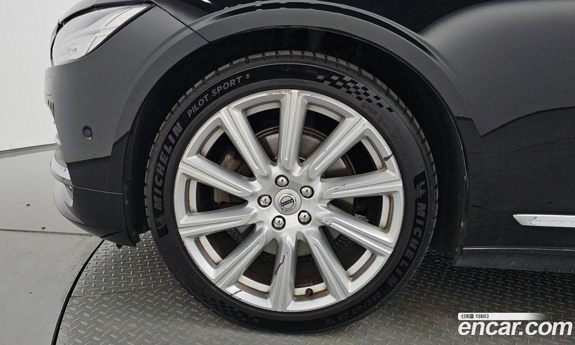 Volvo S90 фото 5