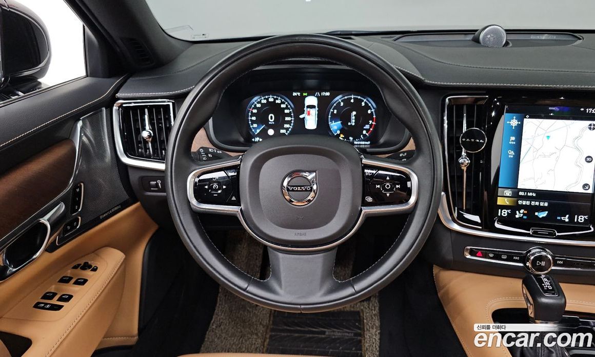 Volvo S90 фото 14