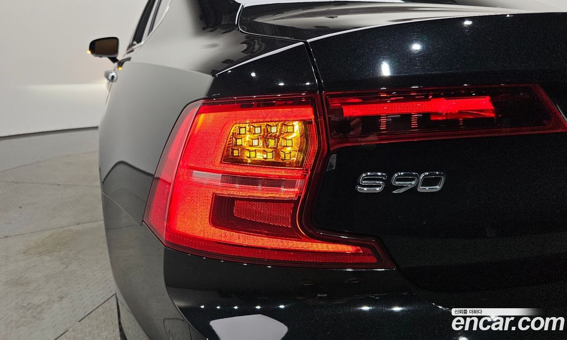 Volvo S90 фото 23
