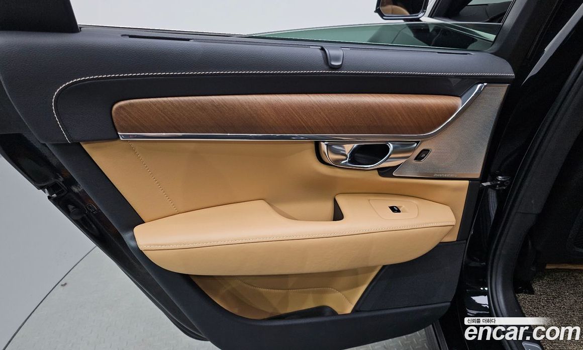 Volvo S90 фото 25