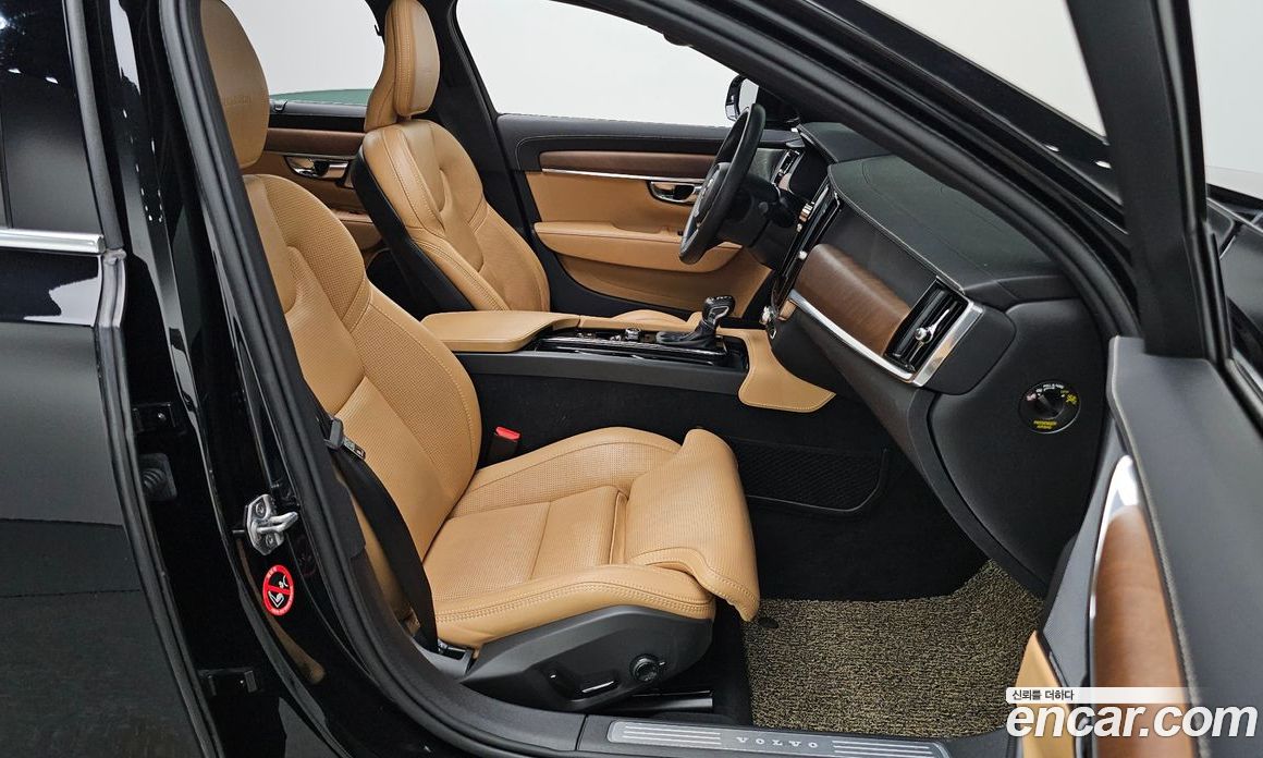 Volvo S90 фото 26