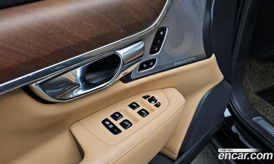 Volvo S90 фото 29