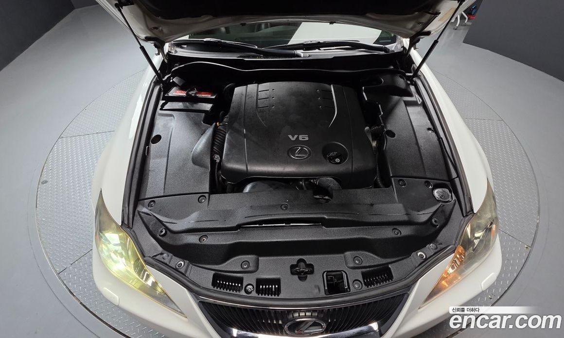Lexus IS250 фото 6
