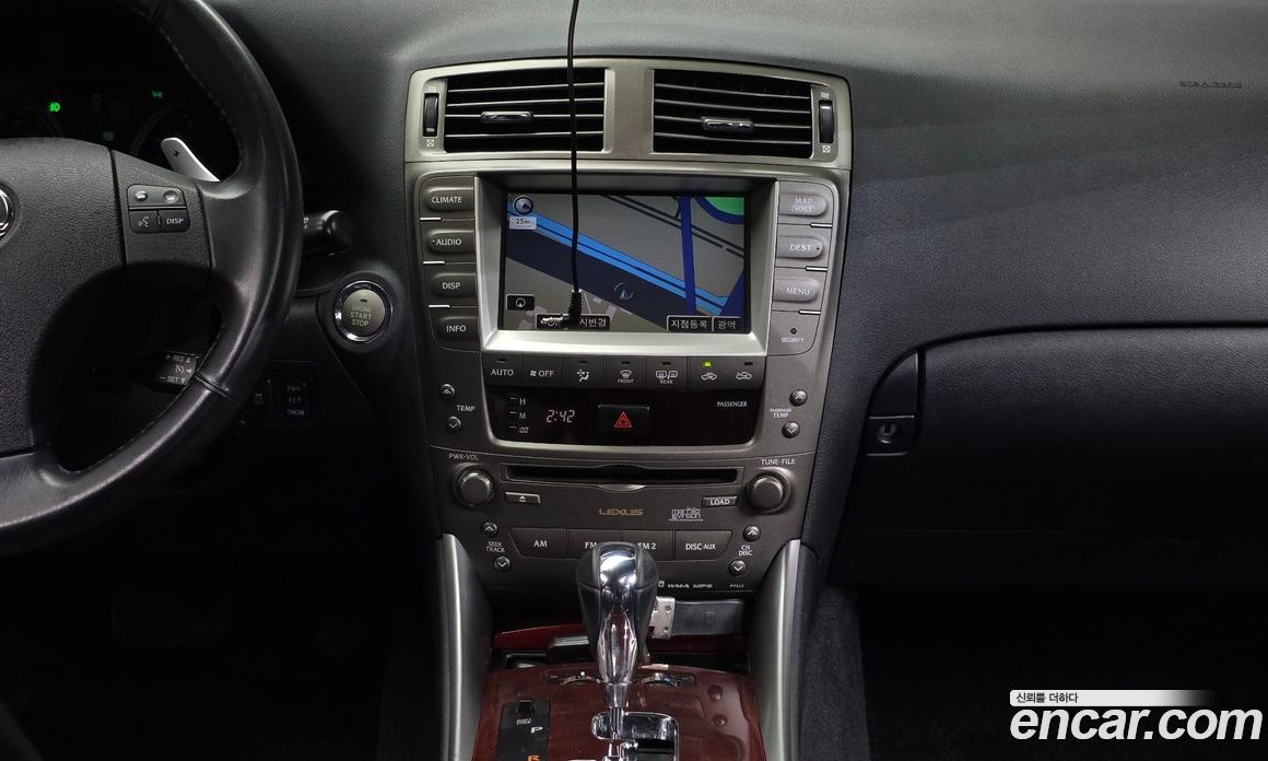 Lexus IS250 фото 12