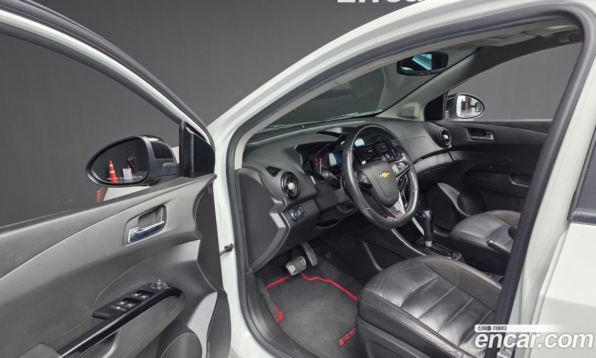 Chevrolet (GM Daewoo) Aveo Hatchback фото 10