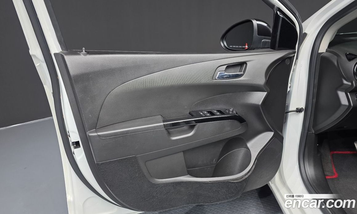 Chevrolet (GM Daewoo) Aveo Hatchback фото 24