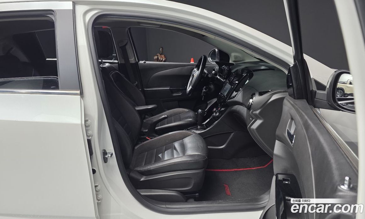 Chevrolet (GM Daewoo) Aveo Hatchback фото 26