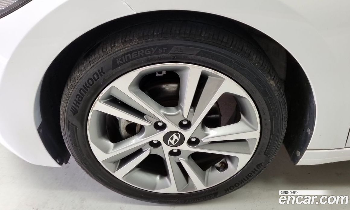 Hyundai Avante (AD) 6th Gen фото 5