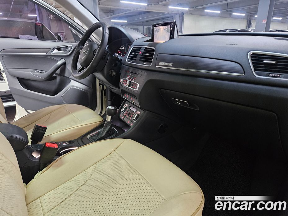 Audi Q3 фото 10