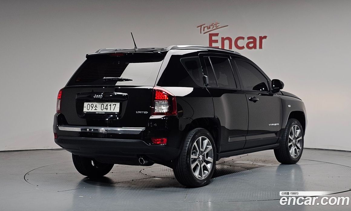 Jeep Compass фото 2
