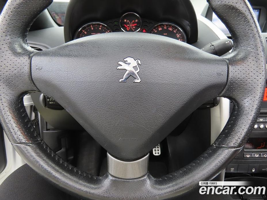 Peugeot 207CC фото 17
