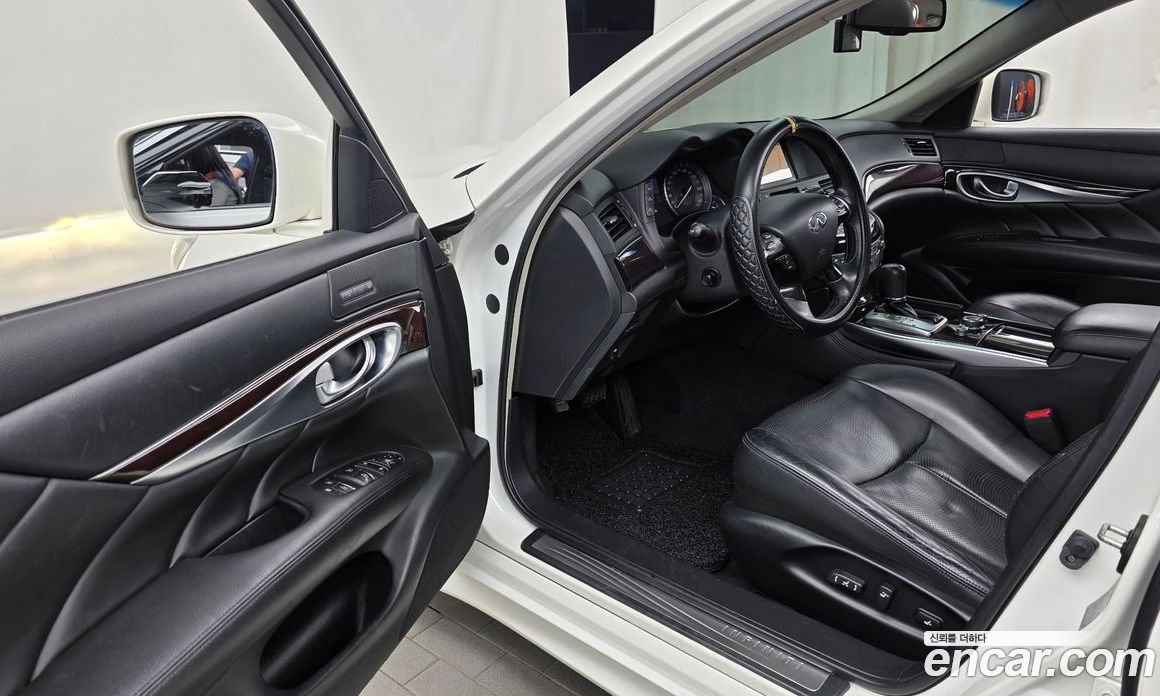 Infiniti M37 фото 10