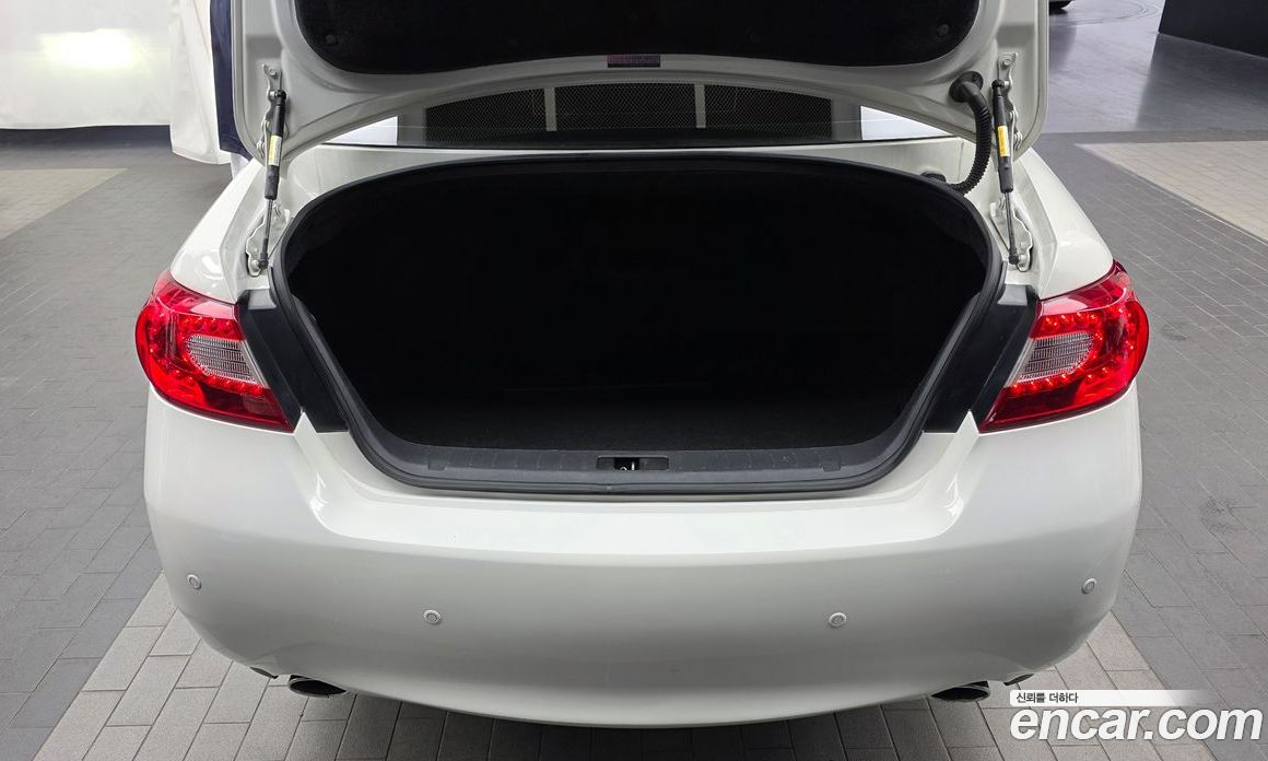Infiniti M37 фото 20
