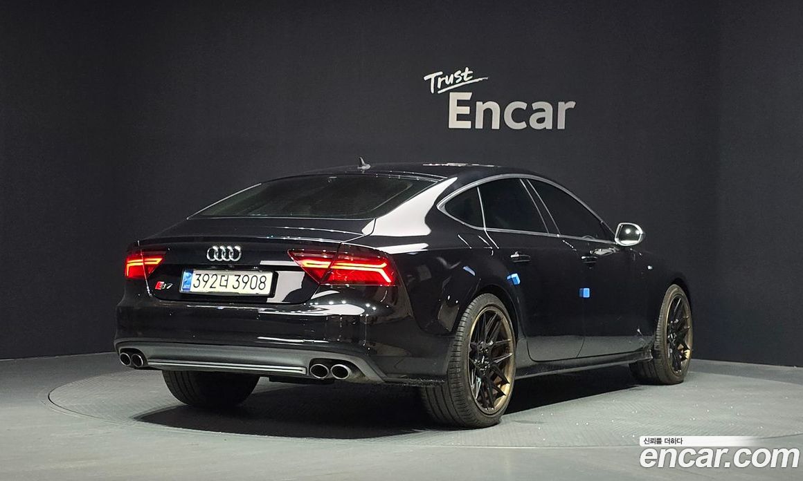 Audi S7 фото 2