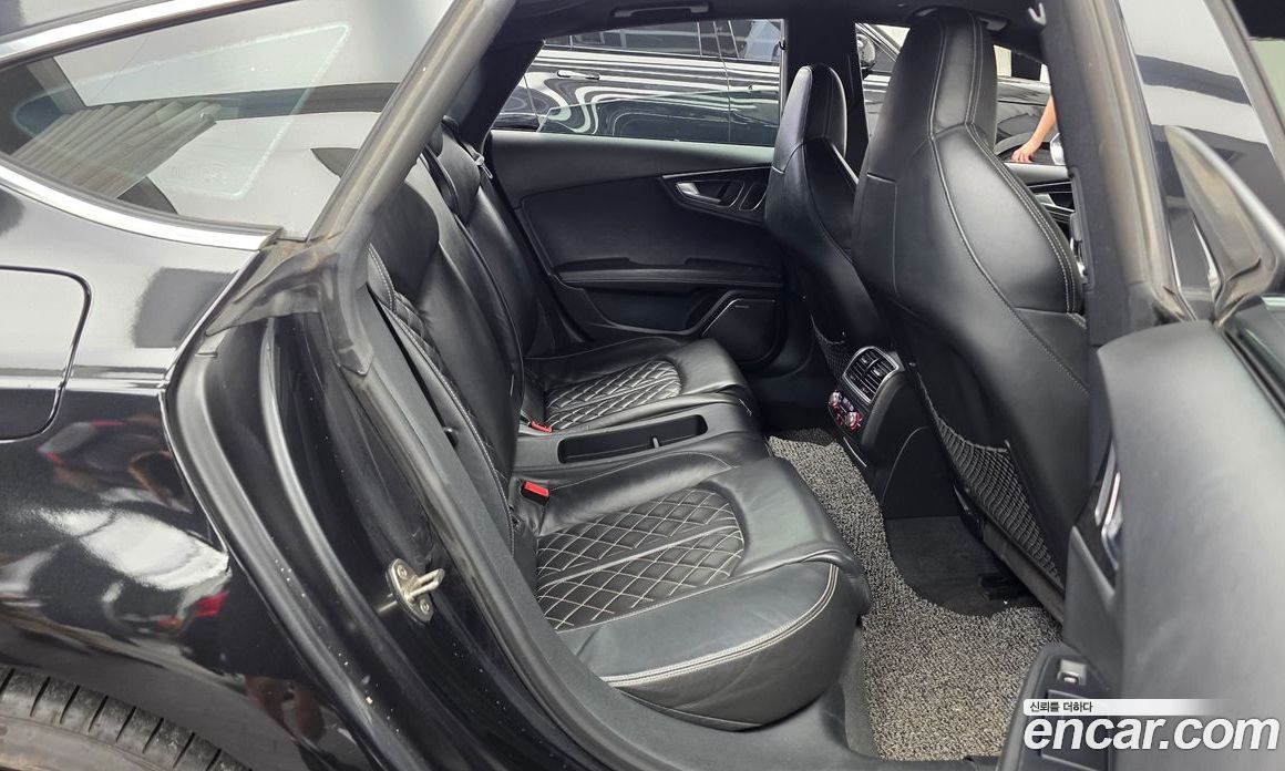Audi S7 фото 12