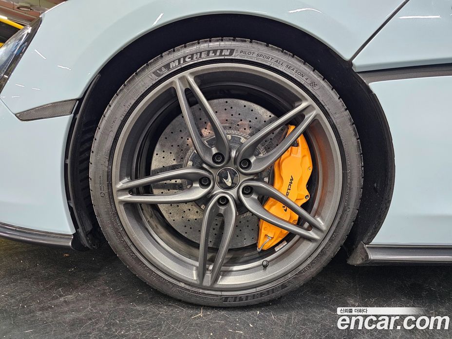 McLaren 570S фото 6