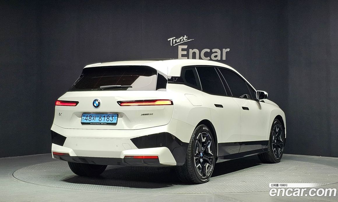 BMW iX фото 2