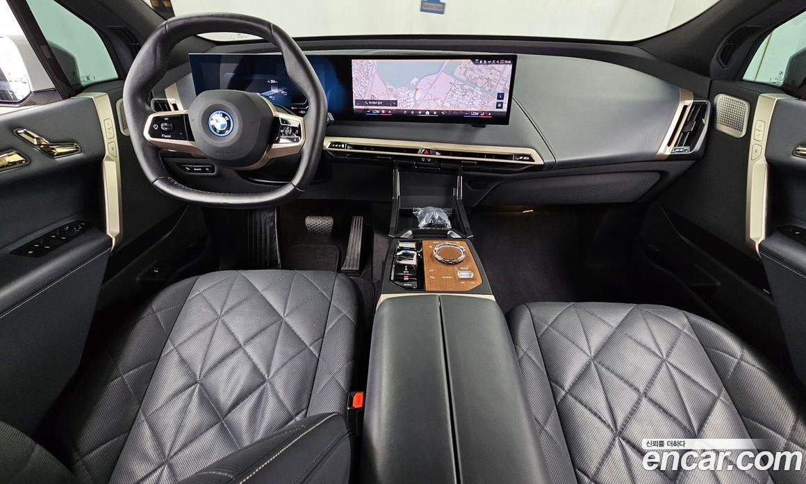 BMW iX фото 7
