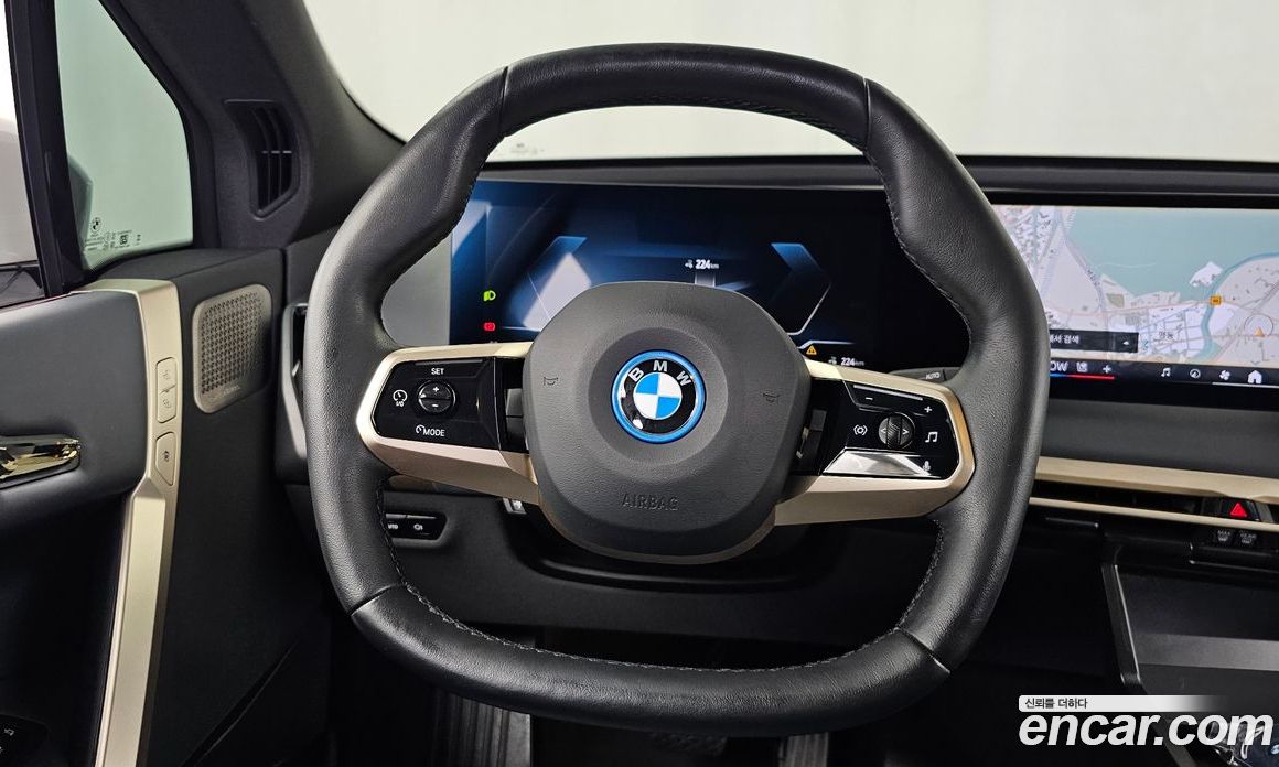 BMW iX фото 13