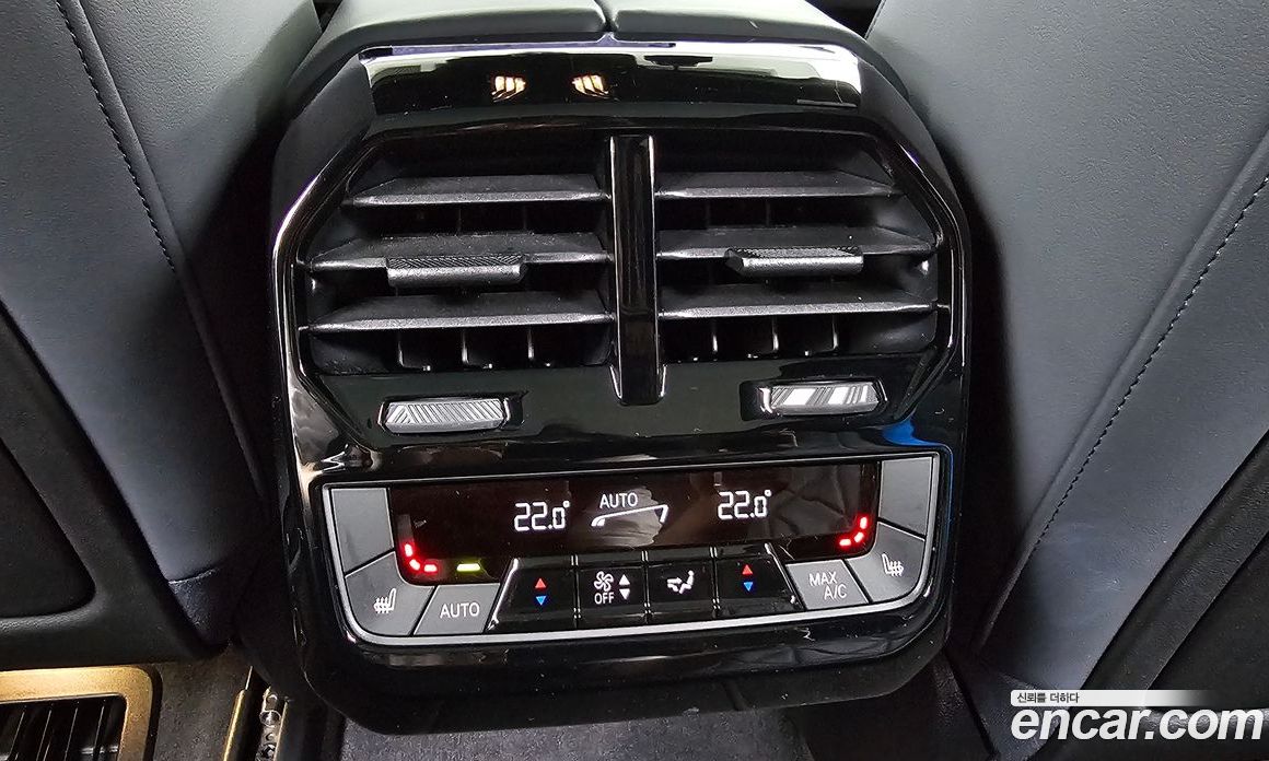 BMW iX фото 18