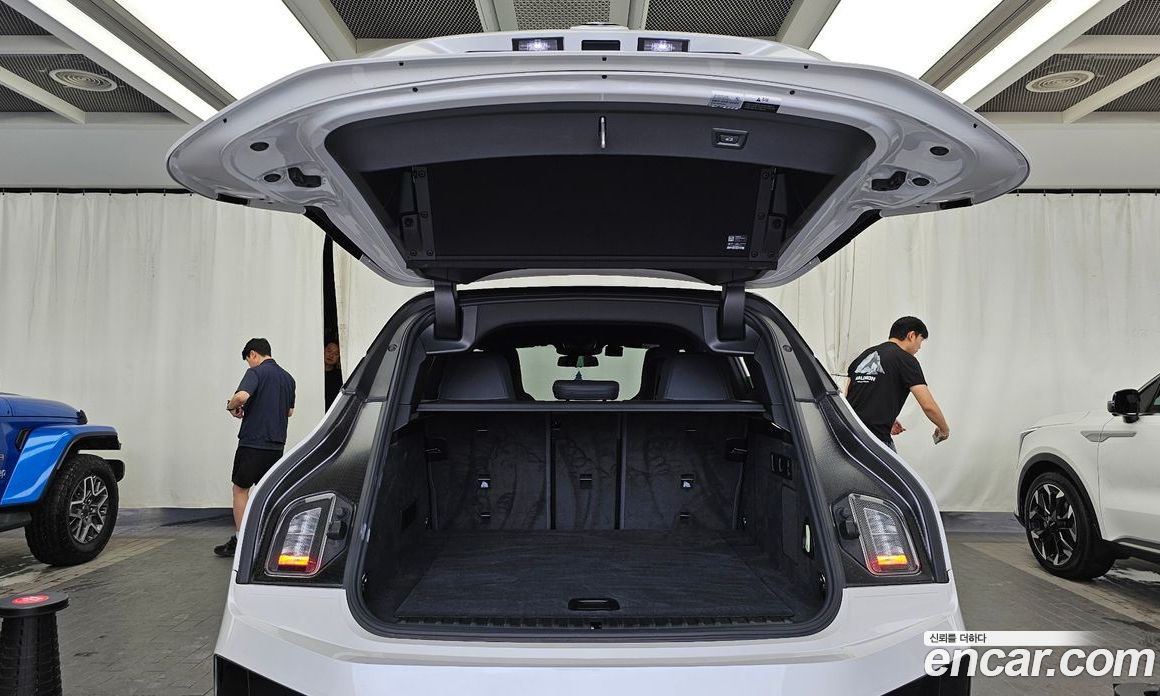 BMW iX фото 20